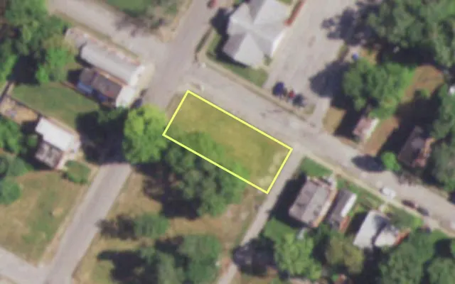 Aerial view of 1824 N TAYLOR AV — vacant lot, St. Louis with approximate parcel outline