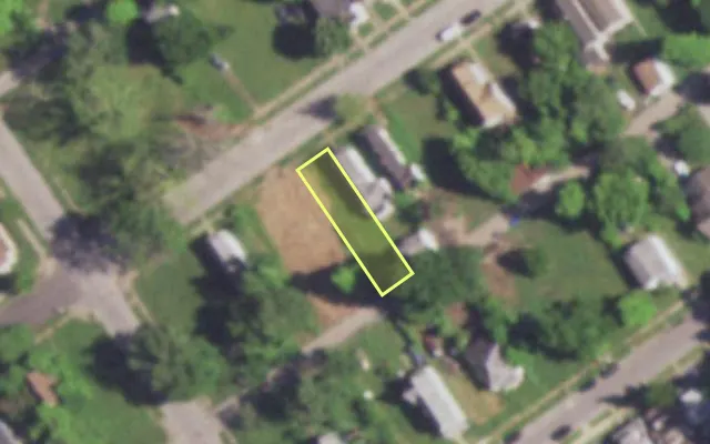 Aerial view of 4916 BEACON AV — vacant lot, St. Louis with approximate parcel outline