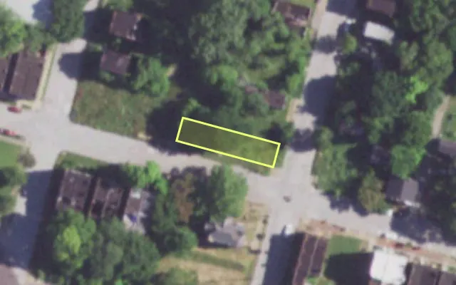 Aerial view of 3233 N 20TH ST — vacant lot, St. Louis with approximate parcel outline