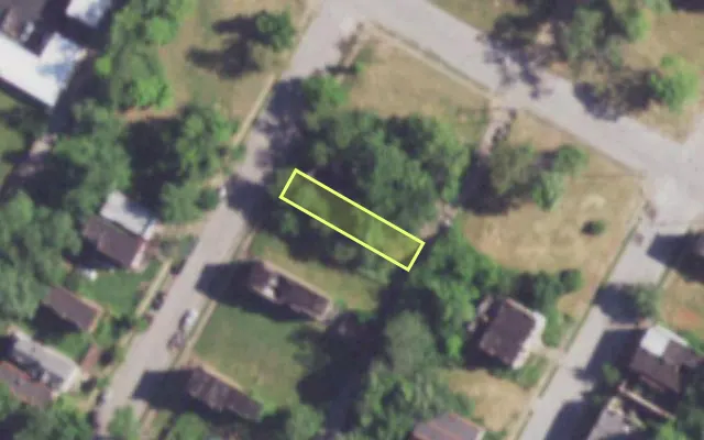 Aerial view of 1910 BACON ST — vacant lot, St. Louis with approximate parcel outline