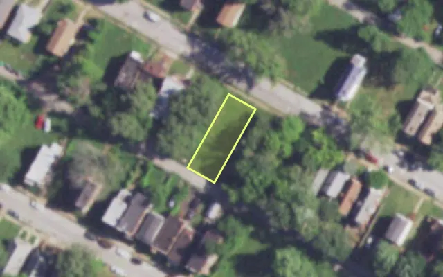 Aerial view of 4452 BESSIE AV — vacant lot, St. Louis with approximate parcel outline
