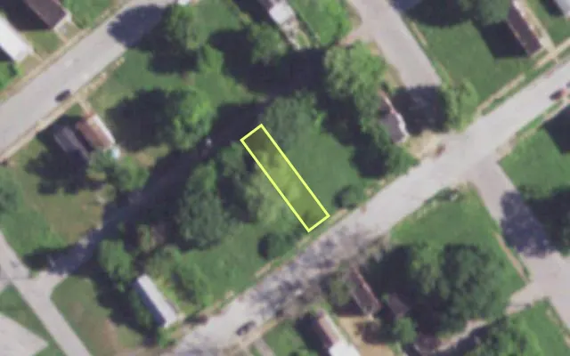 Aerial view of 2113 DESOTO AV — vacant lot, St. Louis with approximate parcel outline