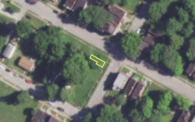 Aerial view of 4045 CLARENCE AV — vacant lot, St. Louis with approximate parcel outline