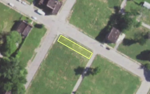 Aerial view of 1976 CLARA AV — vacant lot, St. Louis with approximate parcel outline