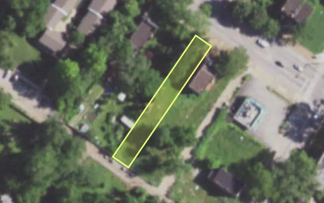 Aerial view of 5818 PAGE BLVD — vacant lot, St. Louis with approximate parcel outline