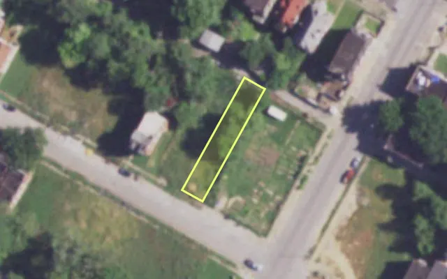 Aerial view of 3911 LABADIE AV — vacant lot, St. Louis with approximate parcel outline