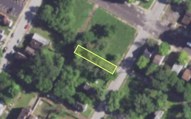 Aerial view of 4127 WARNE AV — vacant lot, St. Louis with approximate parcel outline