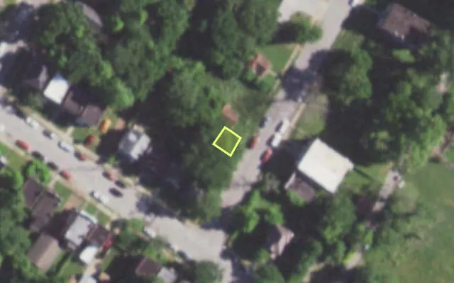 Aerial view of 5835 R RIDGE AV — vacant lot, St. Louis with approximate parcel outline