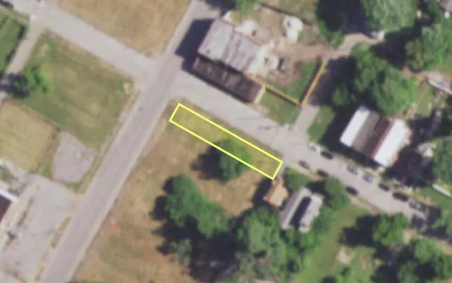 Aerial view of 2526 N TAYLOR AV — vacant lot, St. Louis with approximate parcel outline