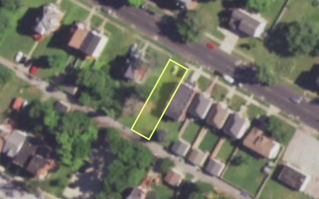 Aerial view of 4132 DELMAR BLVD — vacant lot, St. Louis with approximate parcel outline