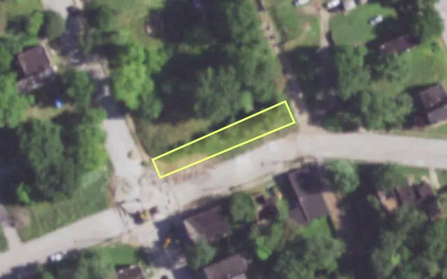 Aerial view of 4300 BLAIR AV — vacant lot, St. Louis with approximate parcel outline
