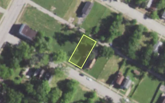 Aerial view of 5737 HIGHLAND AV — vacant lot, St. Louis with approximate parcel outline