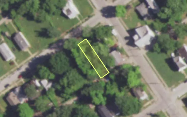 Aerial view of 4970 GENEVIEVE AV — vacant lot, St. Louis with approximate parcel outline