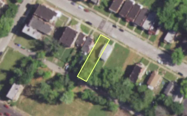 Aerial view of 4464 LABADIE AV — vacant lot, St. Louis with approximate parcel outline