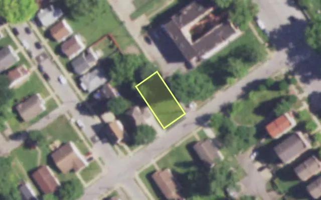 Aerial view of 5471 N EUCLID AV — vacant lot, St. Louis with approximate parcel outline