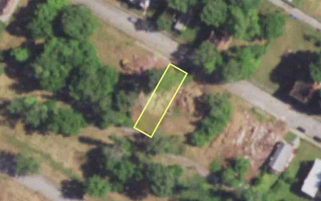 Aerial view of 4564 NORTH MARKET ST — vacant lot, St. Louis with approximate parcel outline
