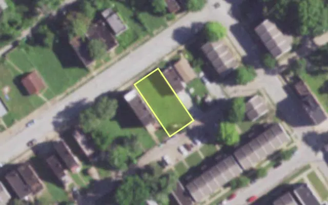 Aerial view of 2014 JOHN AV — vacant lot, St. Louis with approximate parcel outline