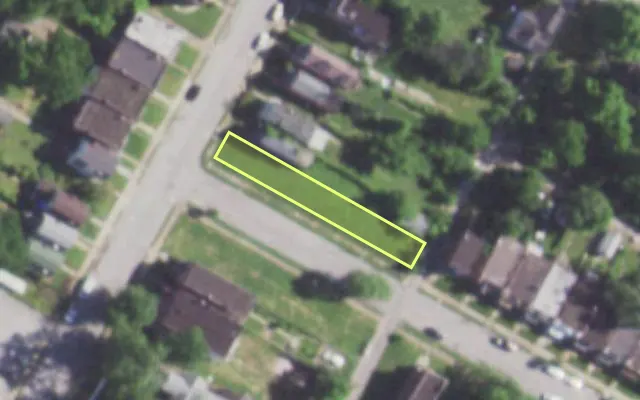Aerial view of 1940 ARLINGTON AV — vacant lot, St. Louis with approximate parcel outline