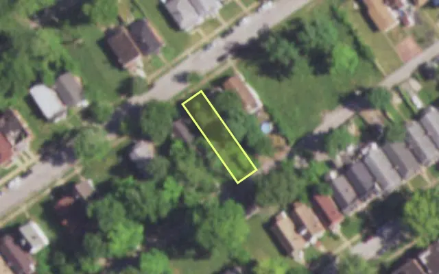 Aerial view of 5352 ARLINGTON AV — vacant lot, St. Louis with approximate parcel outline