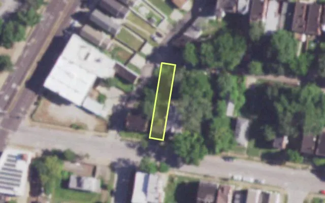 Aerial view of 2225 CHIPPEWA ST — vacant lot, St. Louis with approximate parcel outline