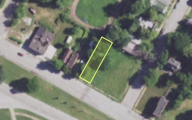 Aerial view of 3755 KOSSUTH AV — vacant lot, St. Louis with approximate parcel outline