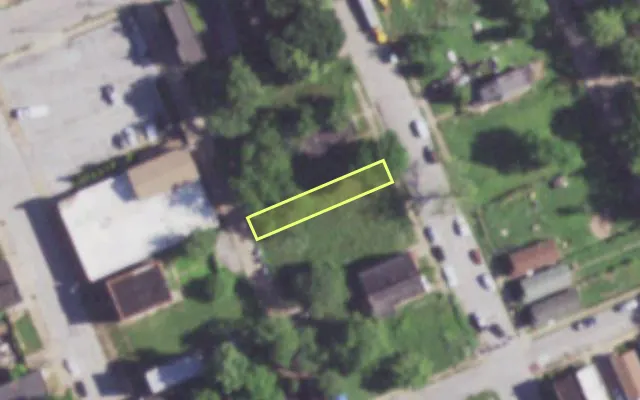 Aerial view of 4247 N 19TH ST — vacant lot, St. Louis with approximate parcel outline