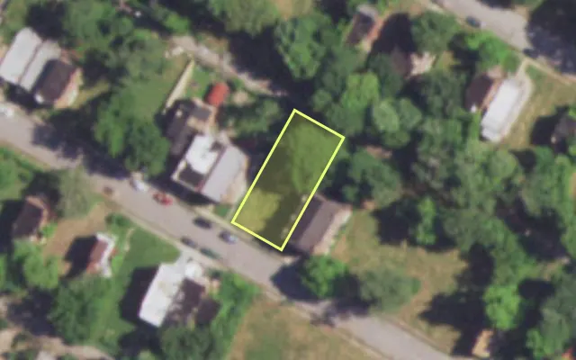Aerial view of 4561 ALDINE AV — vacant lot, St. Louis with approximate parcel outline