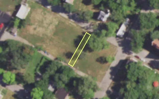 Aerial view of 4634 COTTAGE AV — vacant lot, St. Louis with approximate parcel outline