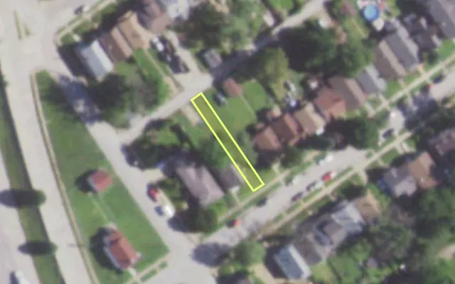 Aerial view of 4709 PLOVER AV — vacant lot, St. Louis with approximate parcel outline