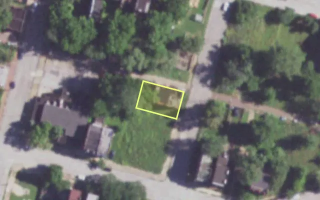 Aerial view of 2913 N 13TH ST — vacant lot, St. Louis with approximate parcel outline