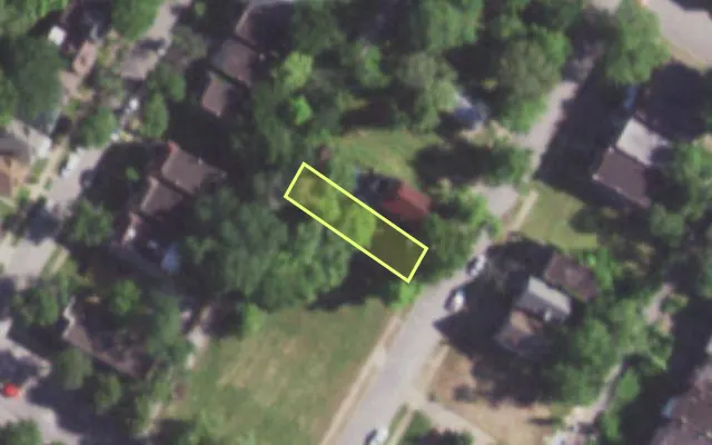 Aerial view of 1323 CLARA AV — vacant lot, St. Louis with approximate parcel outline