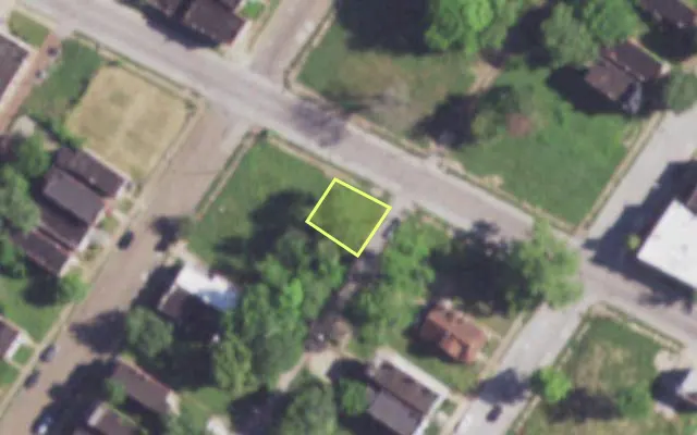 Aerial view of 3914 CARTER AV — vacant lot, St. Louis with approximate parcel outline
