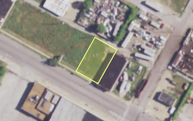 Aerial view of 3811 DR MARTIN LUTHER KING DR — vacant lot, St. Louis with approximate parcel outline