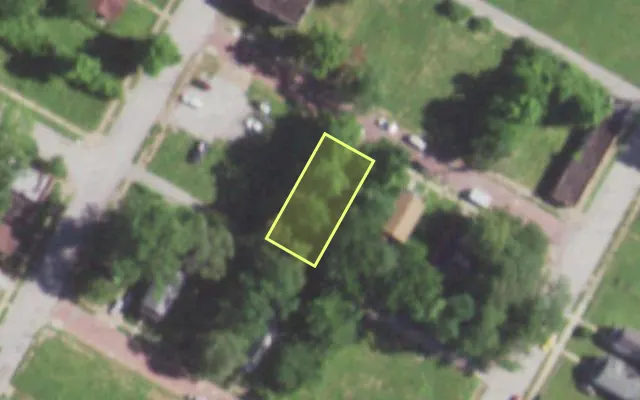 Aerial view of 5566 TERRY AV — vacant lot, St. Louis with approximate parcel outline