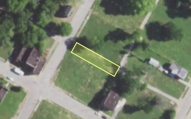 Aerial view of 2510 CLARA AV — vacant lot, St. Louis with approximate parcel outline