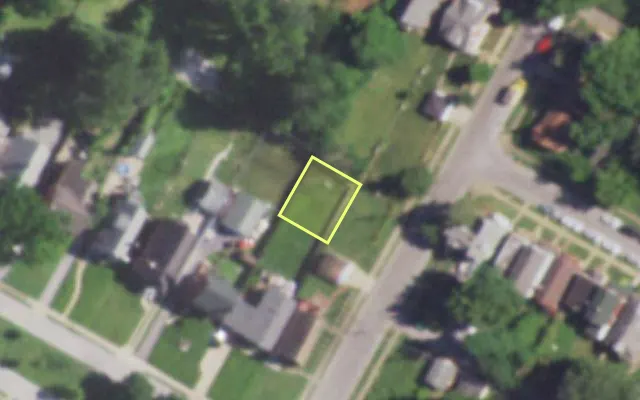 Aerial view of 6105 R GARESCHE AV — vacant lot, St. Louis with approximate parcel outline