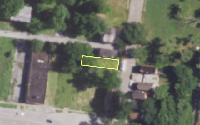 Aerial view of 1317 BAYARD AV — vacant lot, St. Louis with approximate parcel outline