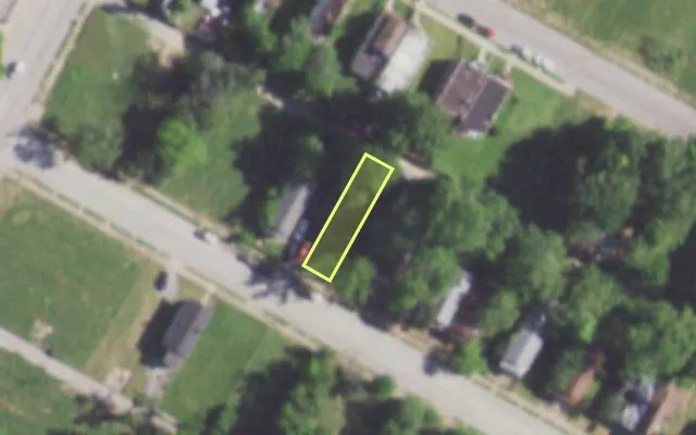 Aerial view of 5739 KENNERLY AV — vacant lot, St. Louis with approximate parcel outline