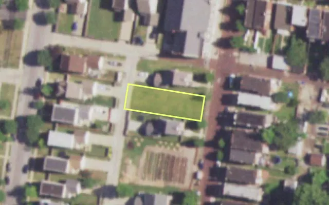 Aerial view of 3721 TENNESSEE AV — vacant lot, St. Louis with approximate parcel outline