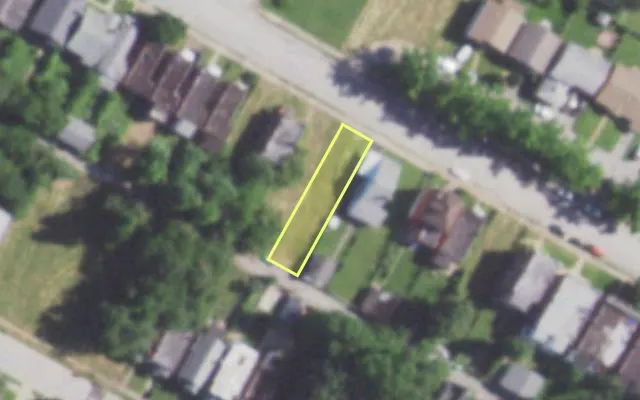Aerial view of 5156 ST LOUIS AV — vacant lot, St. Louis with approximate parcel outline