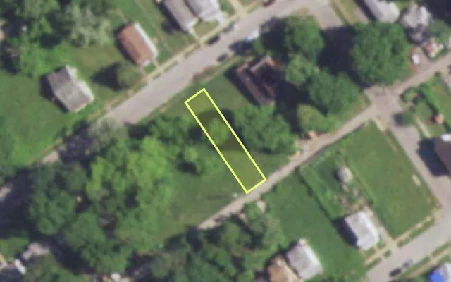 Aerial view of 5050 WREN AV — vacant lot, St. Louis with approximate parcel outline