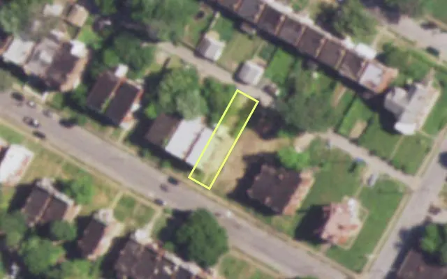 Aerial view of 4925 ST LOUIS AV — vacant lot, St. Louis with approximate parcel outline