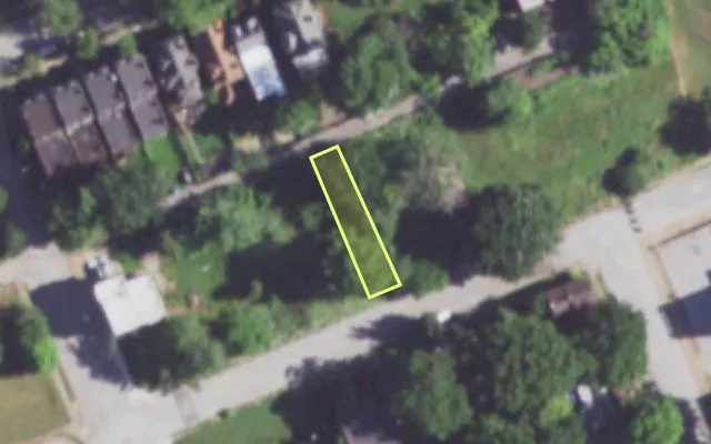 Aerial view of 1415 BREMEN AV — vacant lot, St. Louis with approximate parcel outline