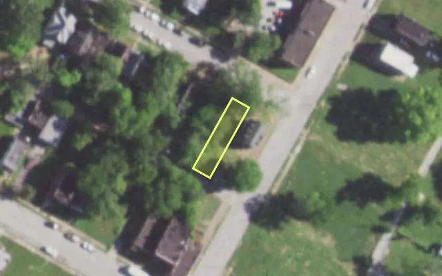 Aerial view of 5604 HIGHLAND AV — vacant lot, St. Louis with approximate parcel outline