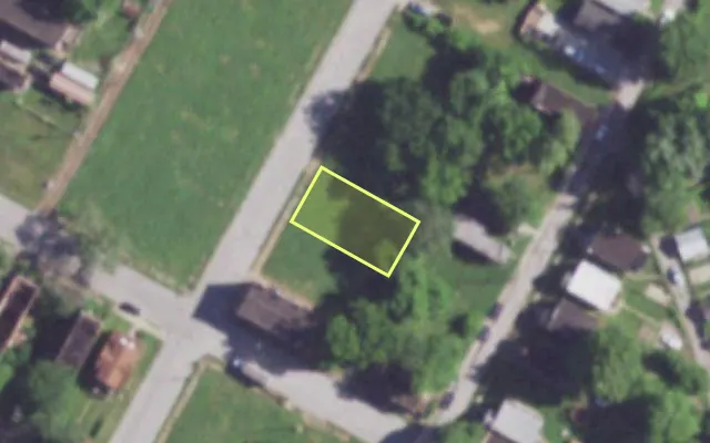Aerial view of 4136 GROVE ST — vacant lot, St. Louis with approximate parcel outline