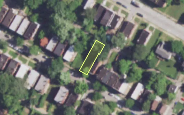 Aerial view of 4441 FARLIN AV — vacant lot, St. Louis with approximate parcel outline