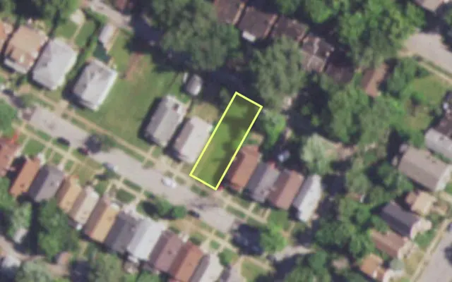 Aerial view of 4827 BESSIE AV — vacant lot, St. Louis with approximate parcel outline