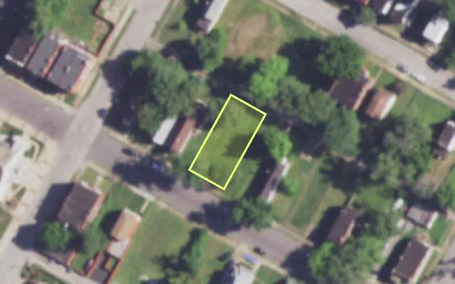 Aerial view of 4233 W MARGARETTA AV — vacant lot, St. Louis with approximate parcel outline