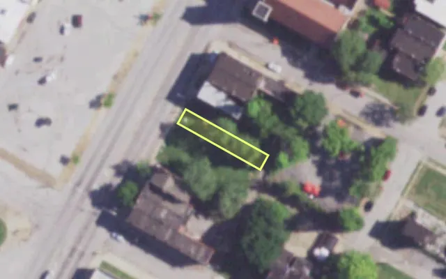 Aerial view of 4114 N GRAND BLVD — vacant lot, St. Louis with approximate parcel outline