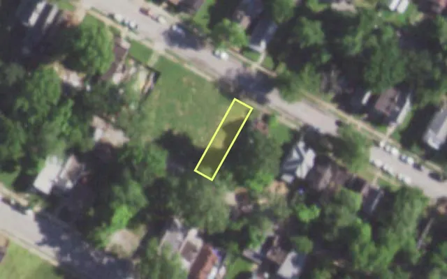 Aerial view of 5638 HIGHLAND AV — vacant lot, St. Louis with approximate parcel outline